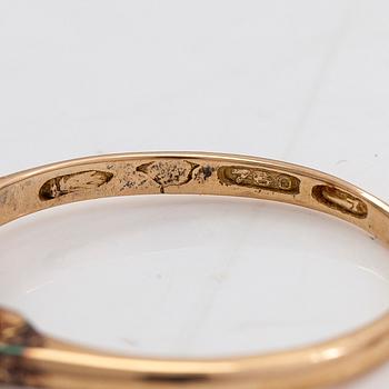 Sormus, 18K kultaa ja vanhahiontaisia briljantteja yht n 0.50 ct todistuksen mukaan. Suomen Kultasepät Oy Helsinki.