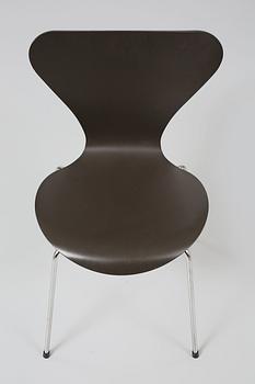 STOLAR, 4 st, "Sjuan" Arne Jacobsen, Fritz hansen, Danmark, 2007.