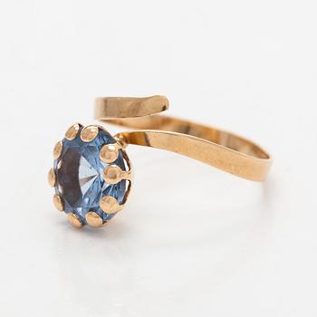 Sormus, viistehiottu topaasi, 14K kultaa, Salovaara, Turku 1976.