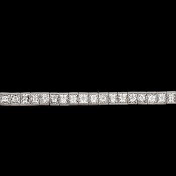 1216. A princess cut diamond bracelet, tot. app. 7.20 cts.