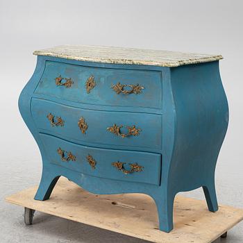 A Rococo style chest of drawers, early 20th century.