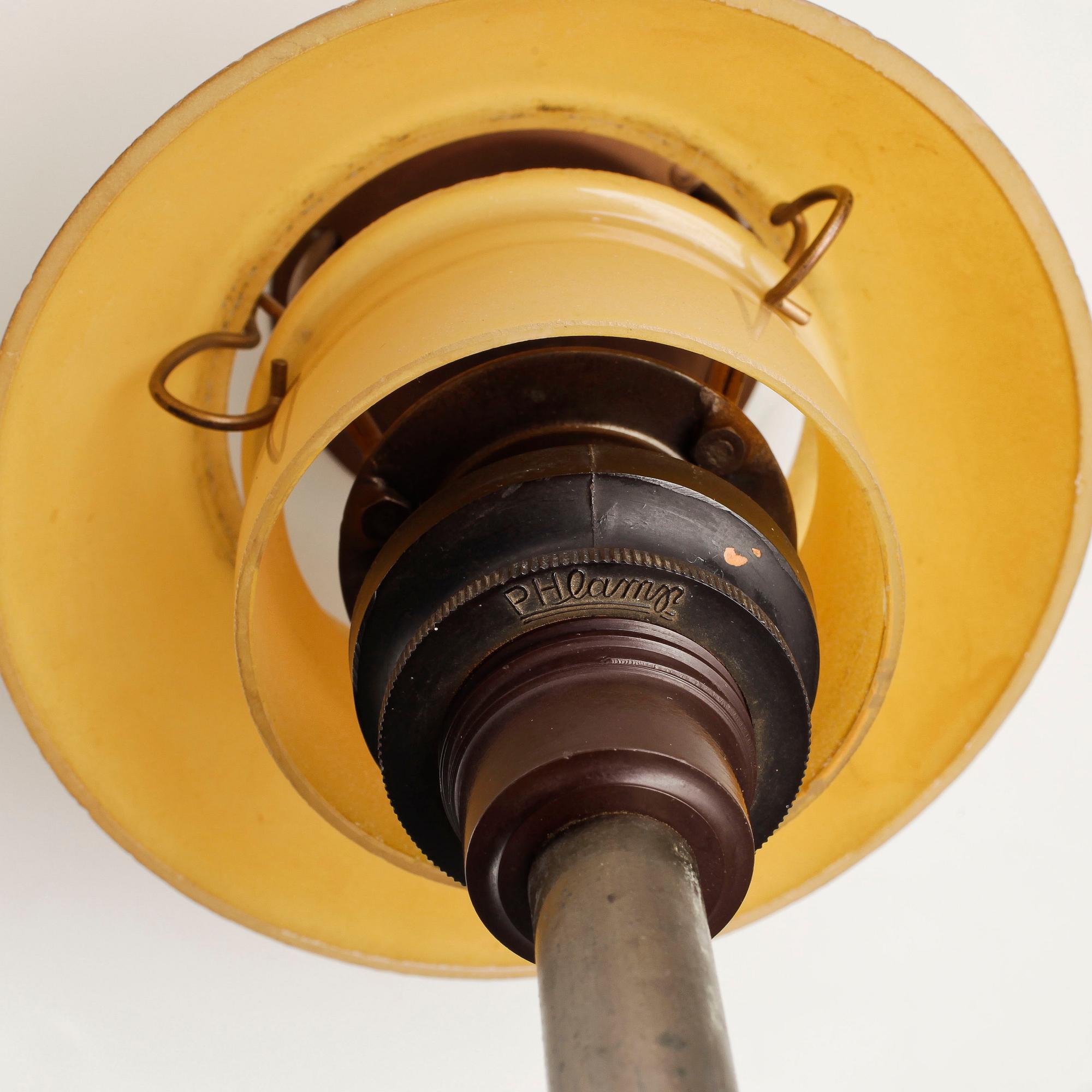 BORDSLAMPA "3/2", Poul Henningsen, 1900-tal.