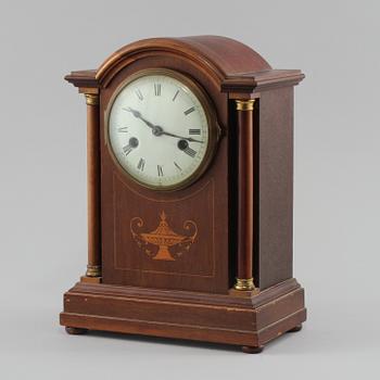 BORDSUR, 1900-talets första hälft.