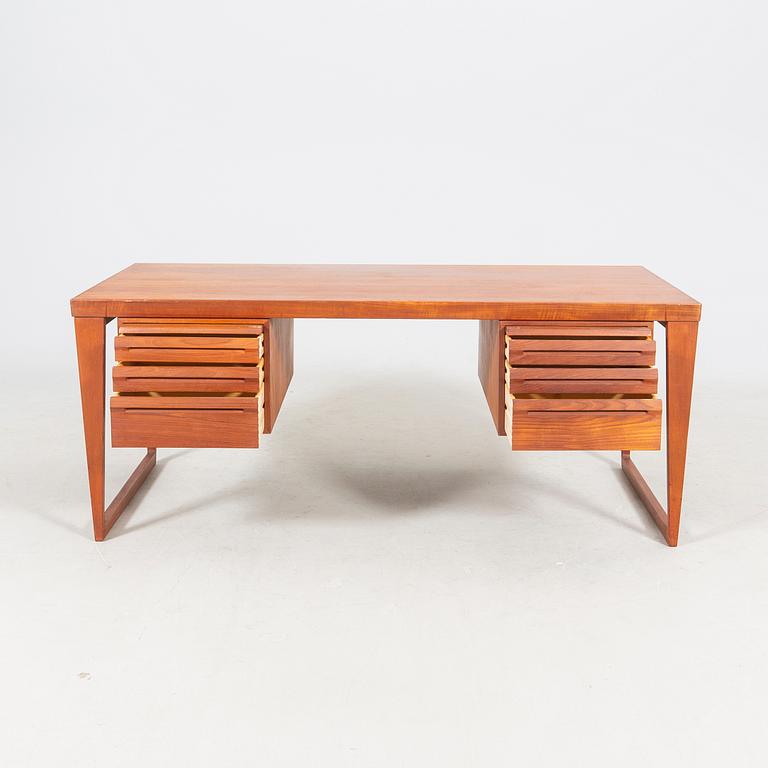 Kai Kristiansen, desk, model 70, teak, Feldballes Møbelfabrik, Denmark, 1960s.