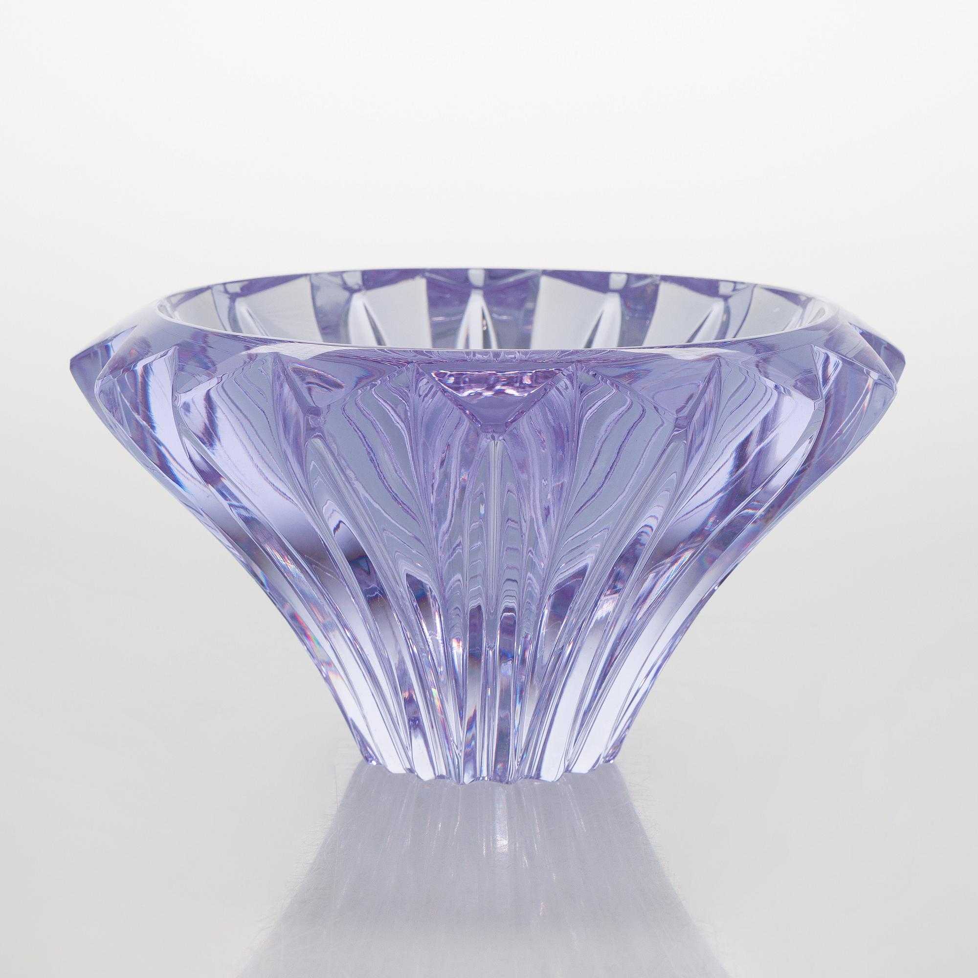 Aimo Okkolin, a "Terälehdet" (Petals) bowl signed Aimo Okkolin Riihimäen Lasi Oy.