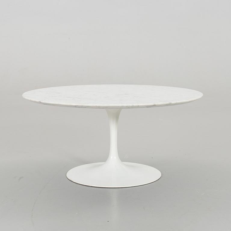 EERO SAARINEN, a Tulip sofa table.