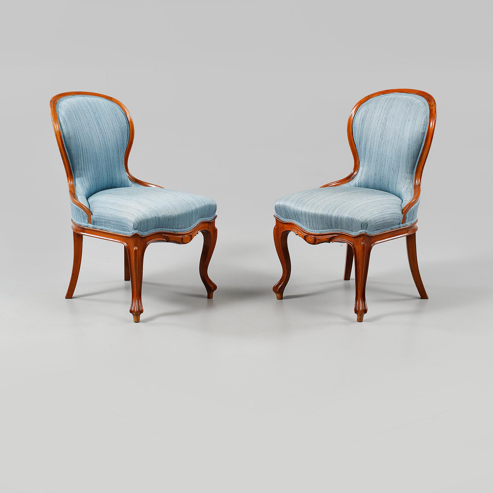 EMMAFÅTÖLJER, ett par, nyrokoko, sent 1800-tal.