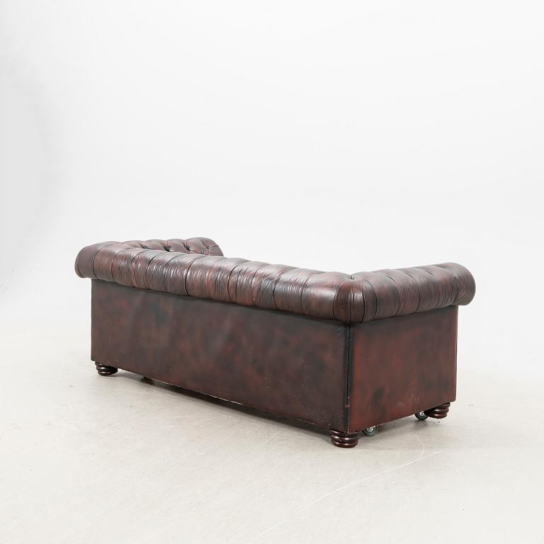 Soffa, Chesterfield modell, senare delen av 1900-talet.