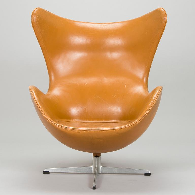 Arne Jacobsen, nojatuoli, "Egg", Fritz Hansen, Tanska, 1960/70-luku.