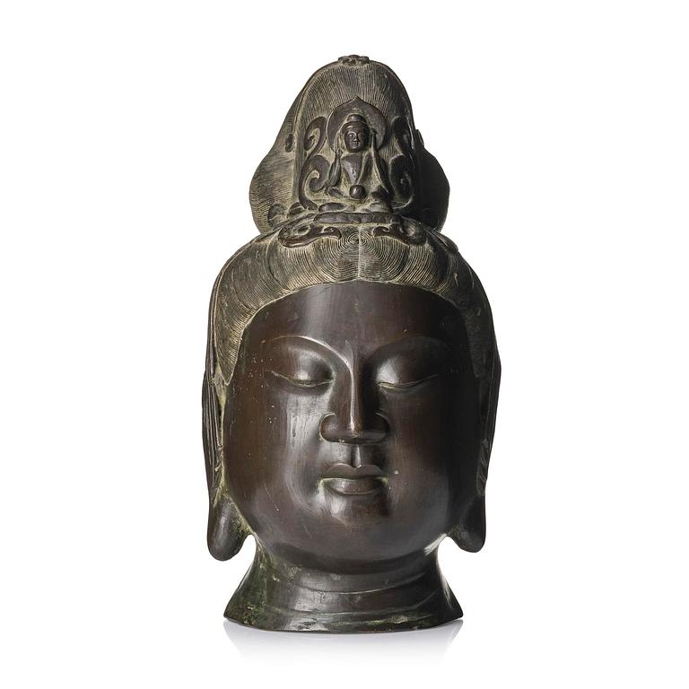 A large Chinese bronze head of Guanyin, late Qing dynasty, 19th century/around 1900.