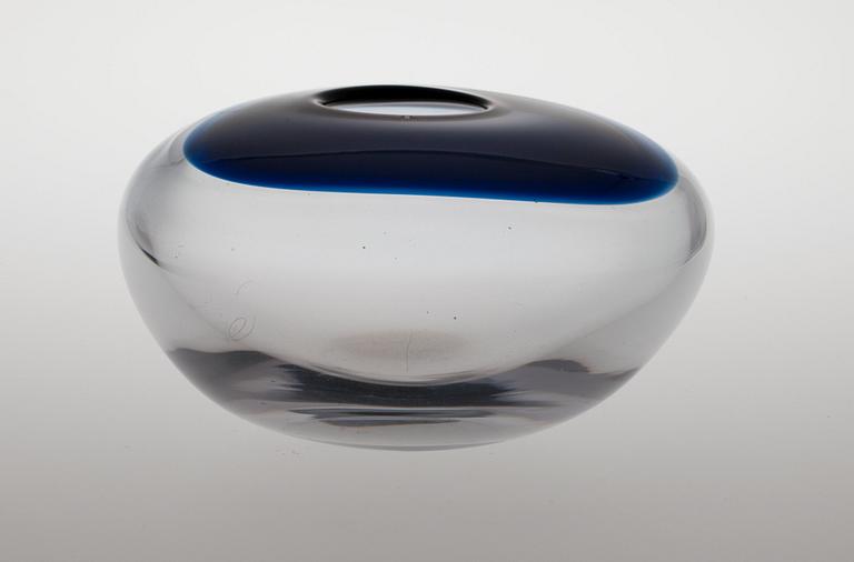 Timo Sarpaneva, A GLASS SCULPTURE.