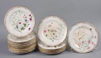 FAT, 2 st samt ASSIETTER, 16 st, porslin, Rörstrand, 1800-talets slut.