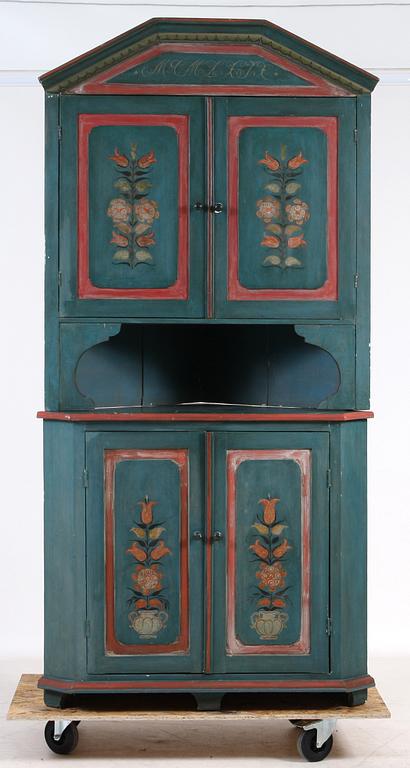 HÖRNSKÅP, allmoge, 1800/1900-tal.