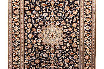 A carpet, Kashan, ca 361 x 248 cm.