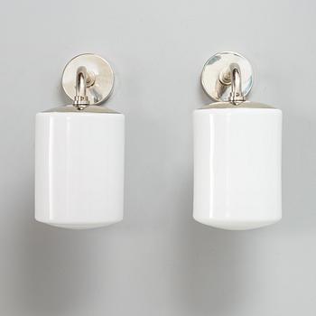 Paavo Tynell, a pair of mid-20th-century '7239' wall lights for Taito.