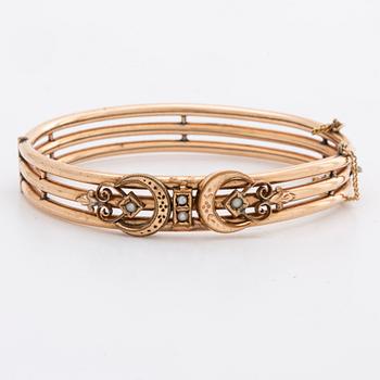 BANGLE, 14K gold and lower, seed pearls, hinge mechanism.