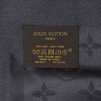 Louis Vuitton, shawl, "Monogram Classic Shawl".