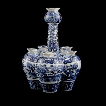 TULPANVAS, porslin, Kina, 1800-tal.