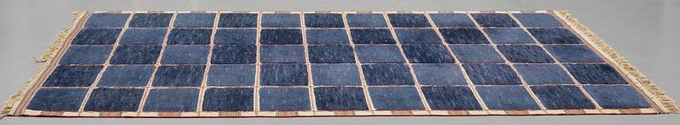 Märta Måås-Fjetterström, A CARPET, "Rutig blå halvflossa", knotted pile in relief, ca 304 x 209,5 cm, signed AB MMF.