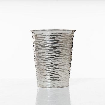 Cup. sterling silver. Torbjörn Groth, Stockholm 1986.