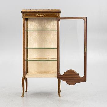Display cabinet, Louis XV style, ca 1890-1910.