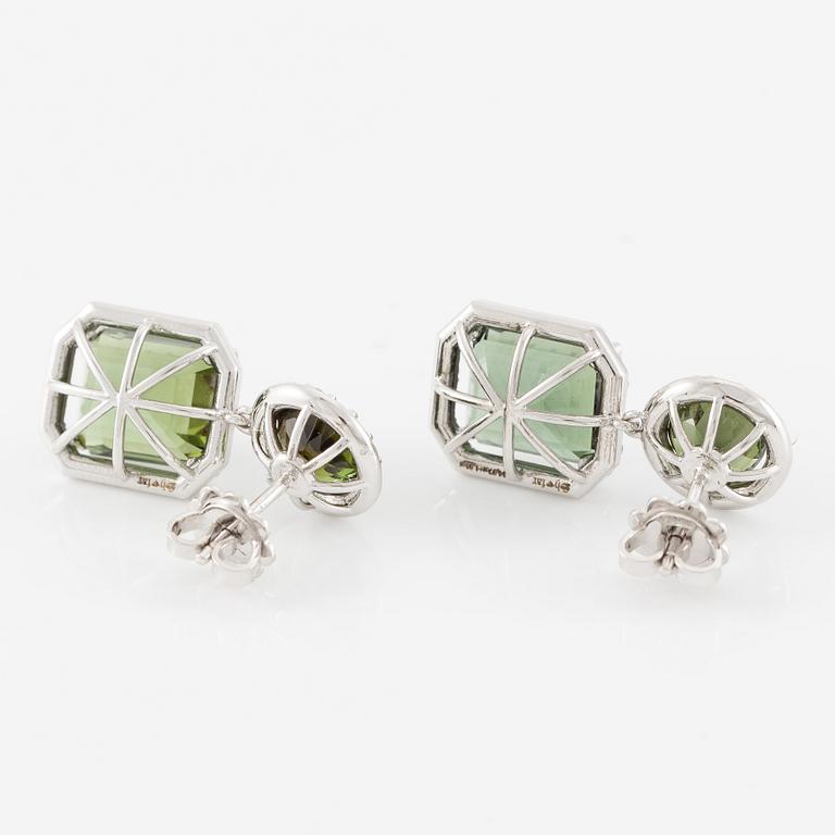 Earrings 18K white gold with green tourmalines and brilliant-cut diamonds.