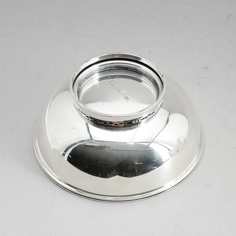 SKÅL, silver, K Andersson, Stockholm 1952. Vikt ca 304 gram.