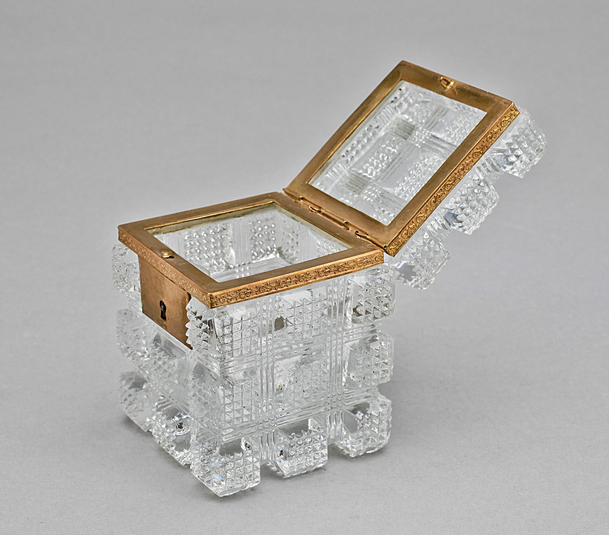 SKRIN, glas, senempire, 1800-talets mitt.