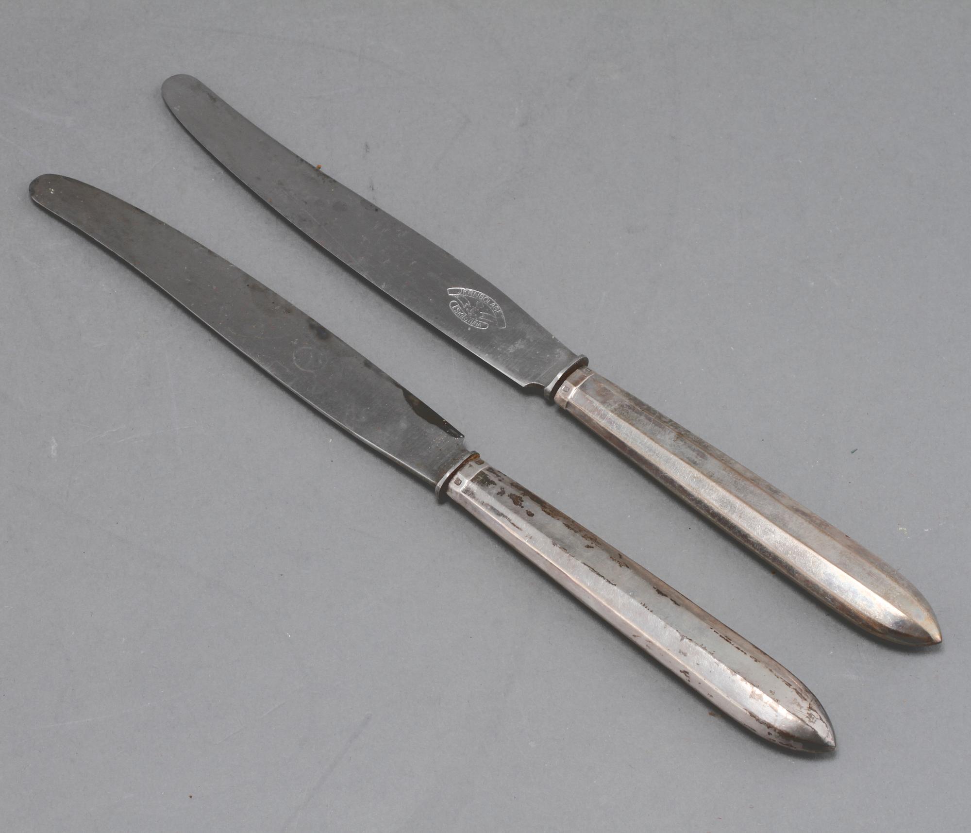 KNIVAR, 17 st, silver, August Lundström, Lund, 1907, vikt inklusive stålblad 1020 g.