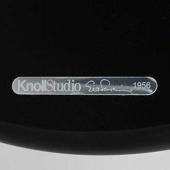 Eero Saarinen, matbord, "Tulip", Knoll International. Modellen formgiven 1956.