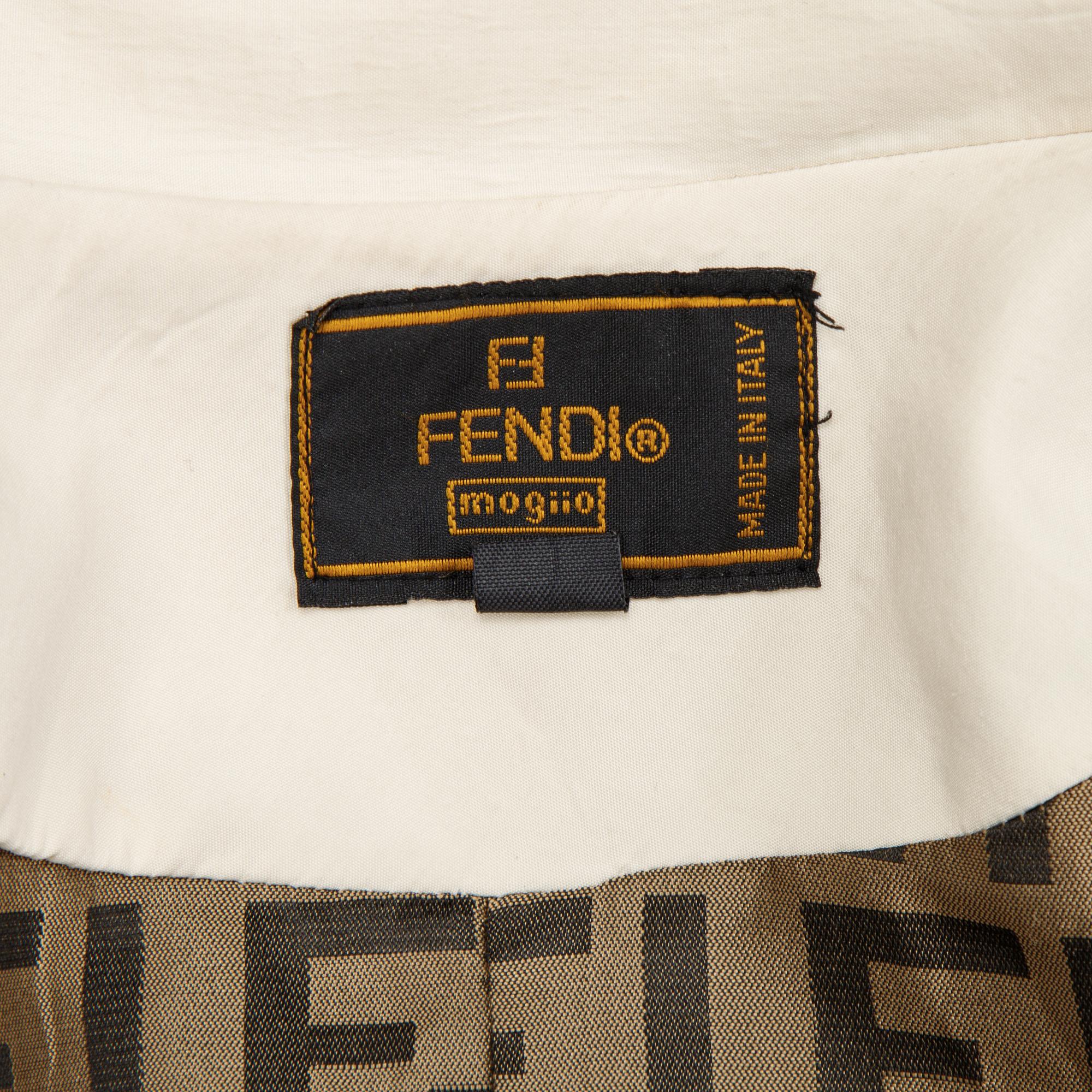 Fendi, trenchoat, size M.