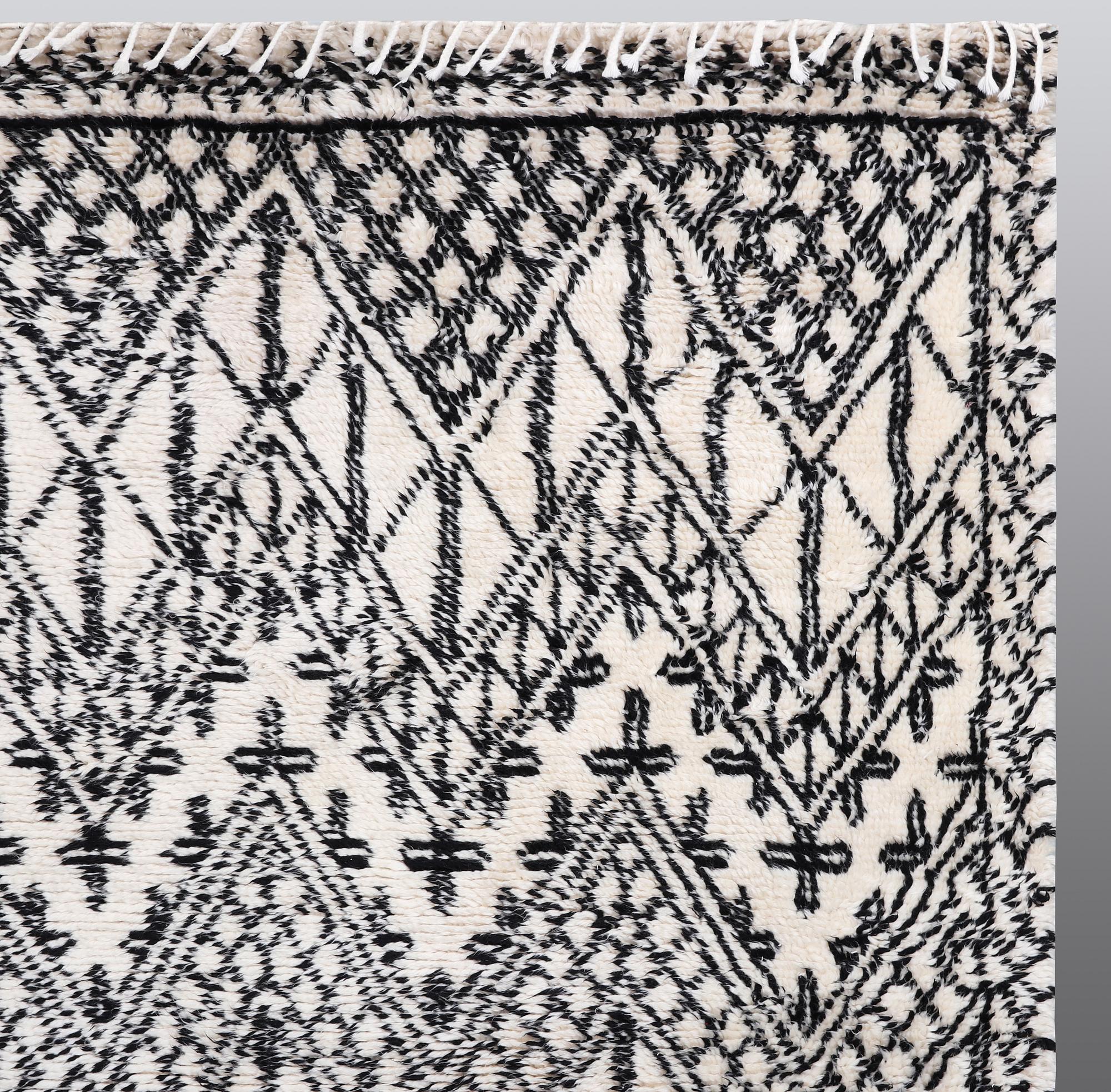 A RUG, oriental, ca 240 x 170 cm.