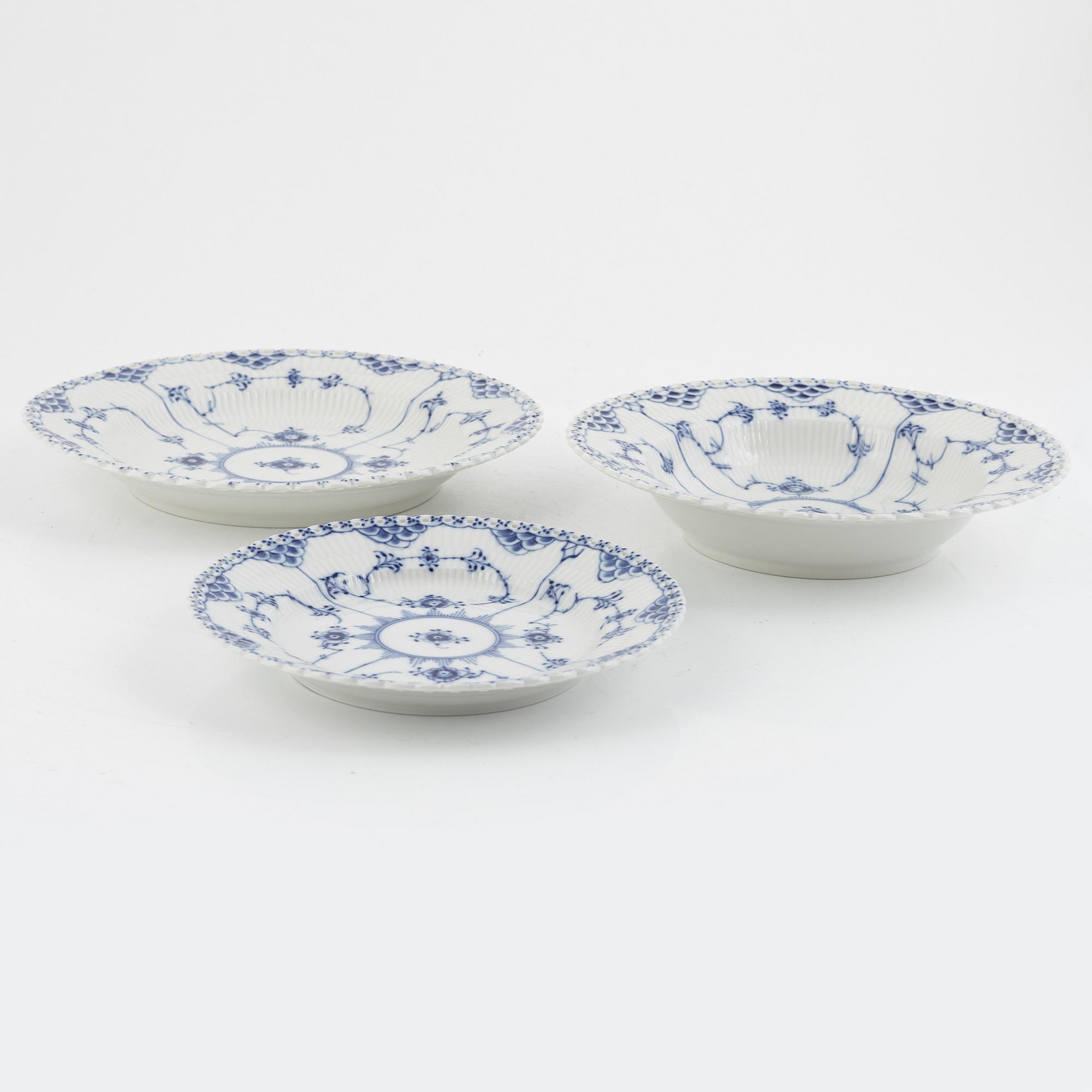 Royal Copenhagen, matservis, 41 delar, "Musselmalet Helblonde", Danmark.