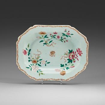 274. A famille rose tureen stand, Qing dynasty, Qianlong (1736-95).