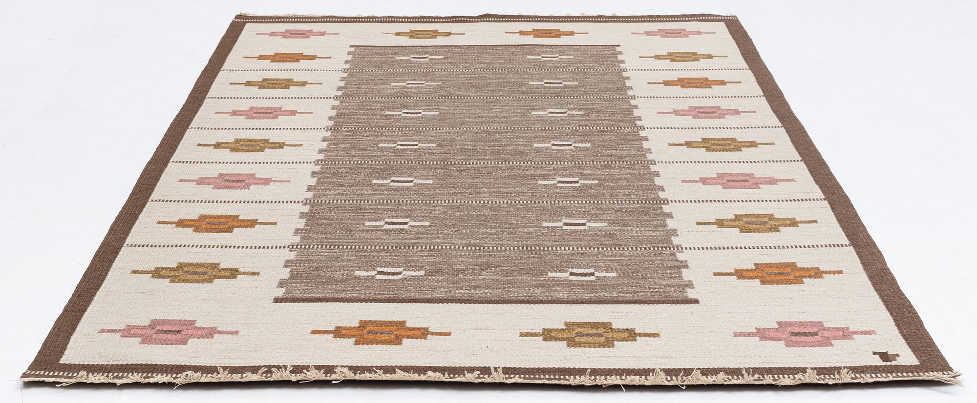 Erik Lundberg, a carpet, 'Skogsstjärnan', Vävaregården, Eringsboda, circa 300 x 202 cm.
