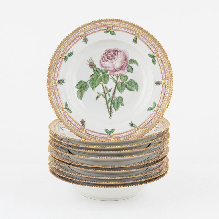 Ten "Flora Danica" porcelain plates (Hausmålerai), Roya Copenhagen, Denmark.