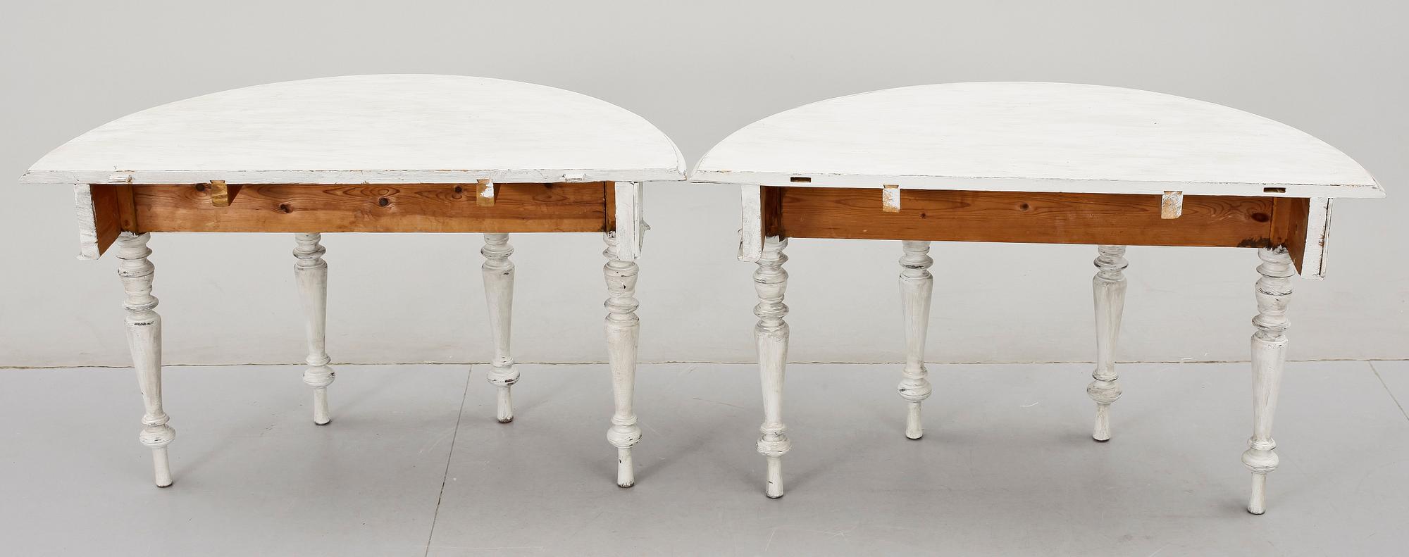 MÅNBORD, ett par, nyrenässans, 1800-talets slut.