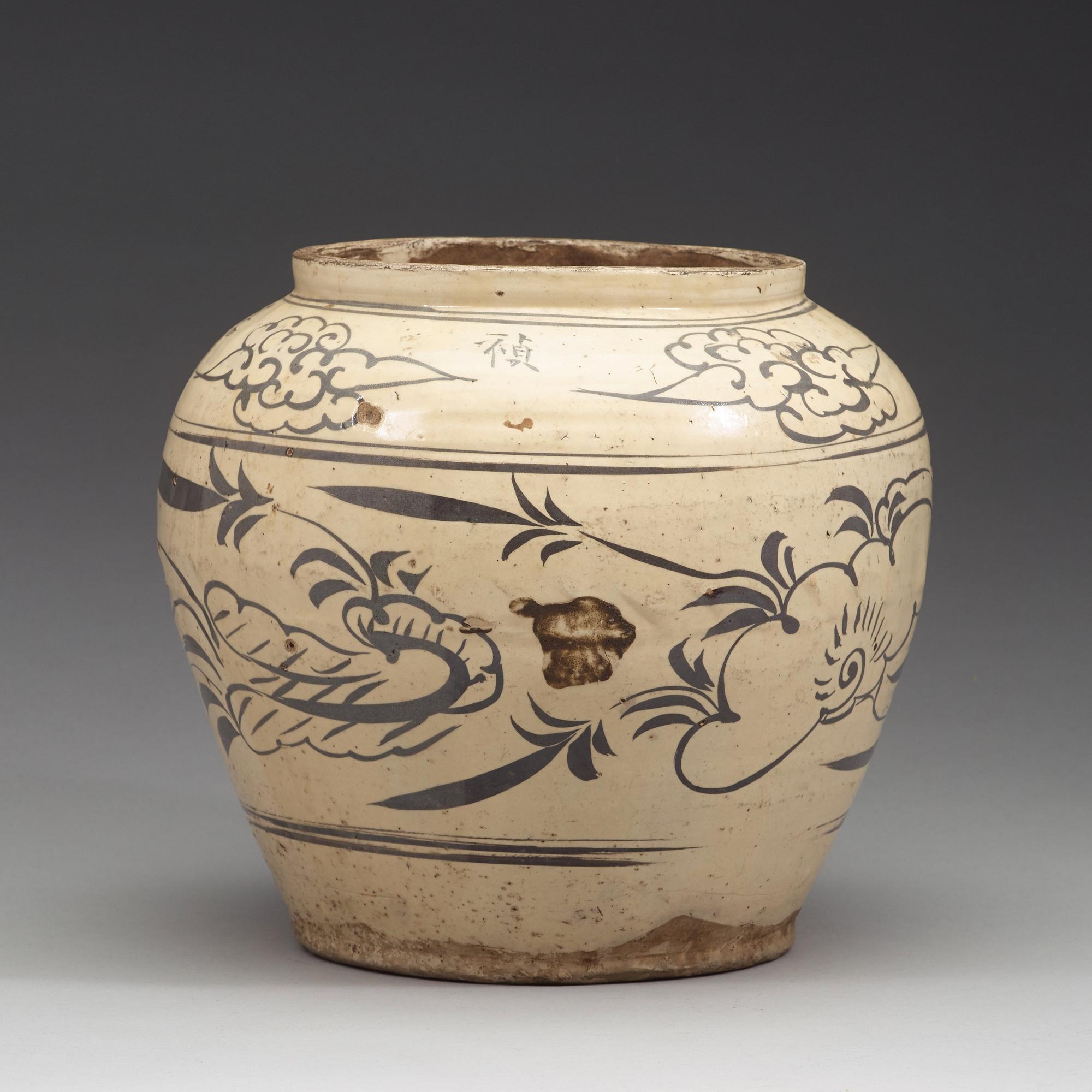A Cizhou or Cizhou-type ware wine jar, Song/Yuan dynasty (960-1368).