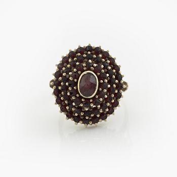 Smycken med granater, 9 st föremål.