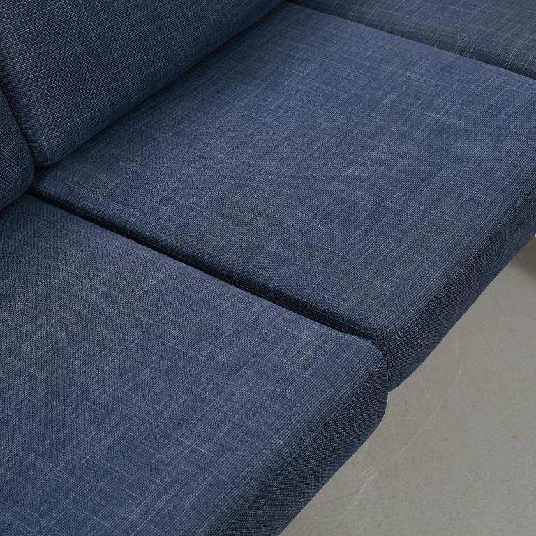 a sofa, model GE-290 for Getama Gedsted, Denmark.