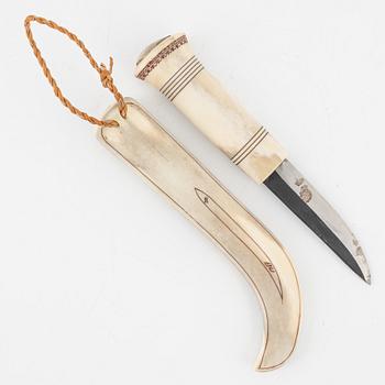 Esse Poggats, a reindeer horn knife, signed and dated 1987.