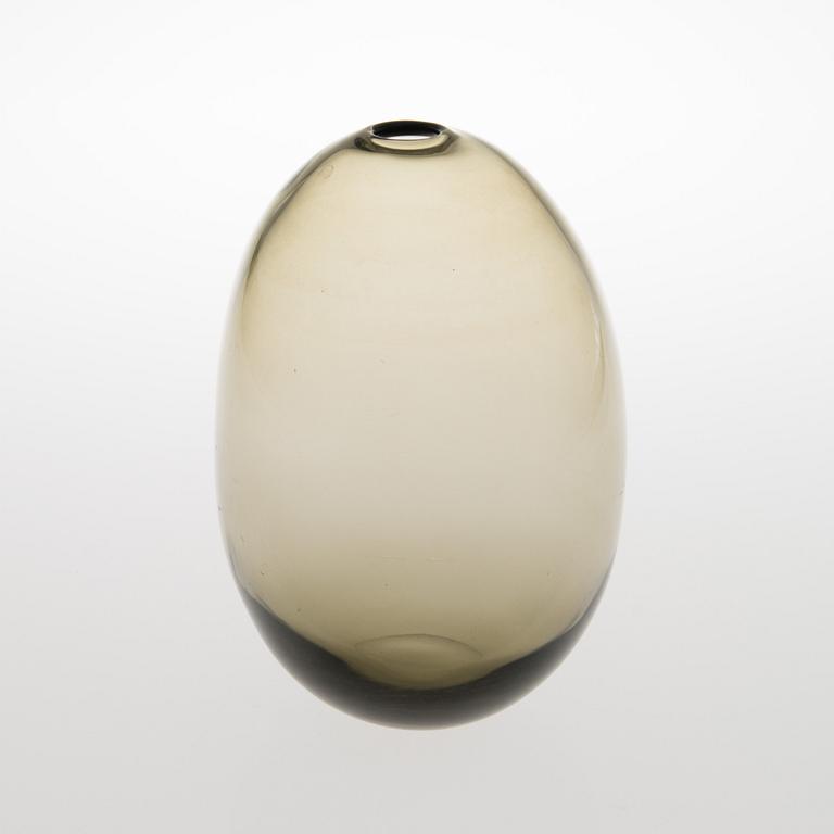 A Soap Bubble glass sculpture manufactured by Nuutajärvi in the early 1960s.