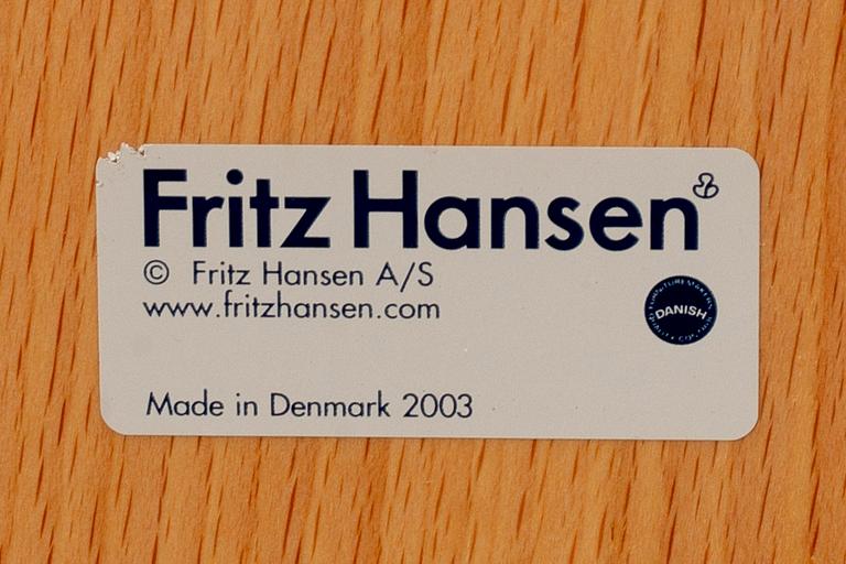 PIET HEIN och BRUNO MATHSSON, MATBORD, Fritz Hansen, 2003.