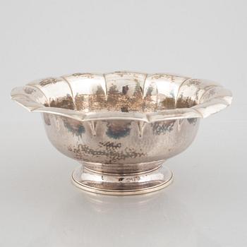 A silver bowl, Bremer Werkstätten für kunstgewerbliche Silberarbeiten, Bremen, Germany, first half of the 20th century.