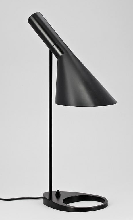 BORDSLAMPA, "AJ", Arne Jacobsen för Louis Poulsen.