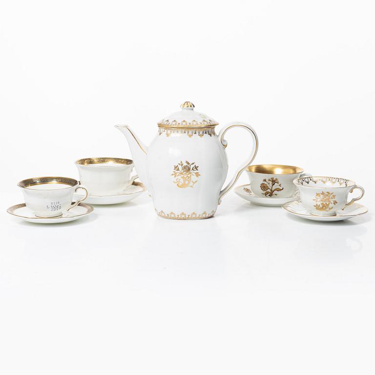Wilhelm Kåge, kaffeserviser, porslin, olika modeller, 30 delar totalt, Gustavsberg, 1920-30-tal.