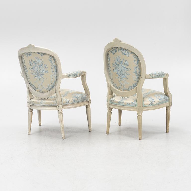 A pair of closely matched carved Gustavian chairs, late 18th century.
