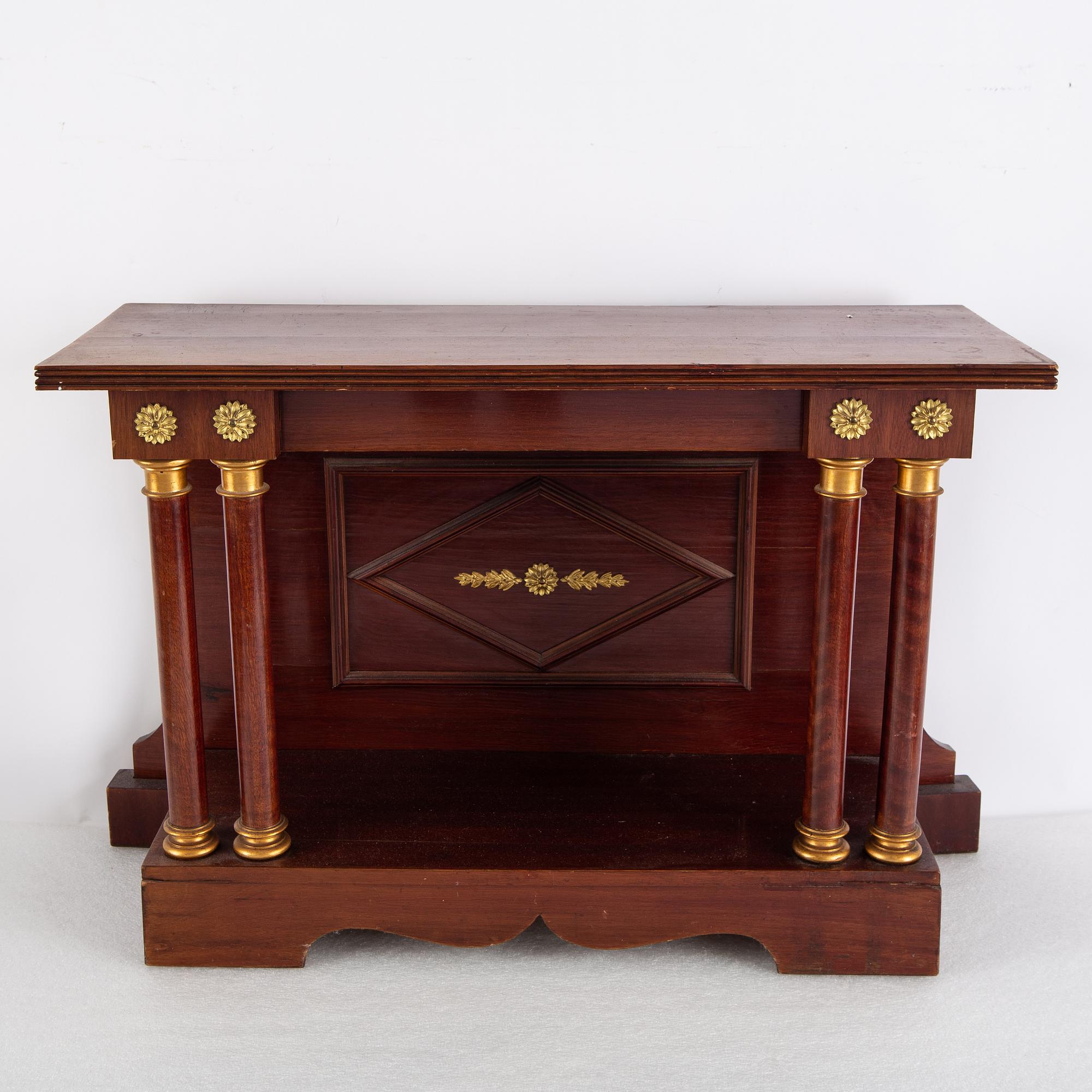 Spegel med konsolbord, eklektisk stil, sekelskifte 1900.