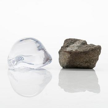 Marja Hepo-aho, glasskulptur, "Finally together", signerad Marja Hepo-aho 2016, Glass Studio Mafka&Alakoski Riihimäki.