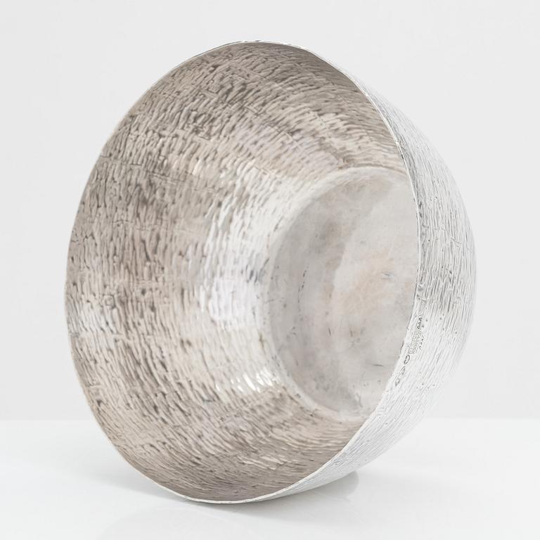 Tapio Wirkkala, sterling silver bowl TW 243, Kultakeskus, Hämeenlinn 1971.